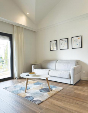 Lustica Bay Centrale Contemporary Apartment
